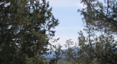 2 adjoining lots with wide open views of Sprague River and Valley