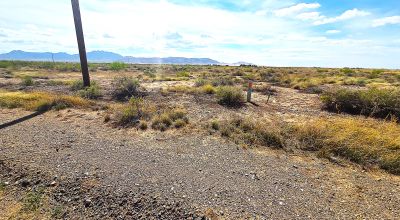 Scenic New Mexico Desert land - Paved road Frontage - Power at road