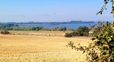Huge Views - Bowl type setting - End of cul-de-sac near Henzel Park & Agency Lake