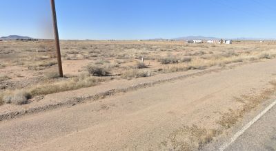 Scenic New Mexico Desert land - Paved road Frontage - Power at road