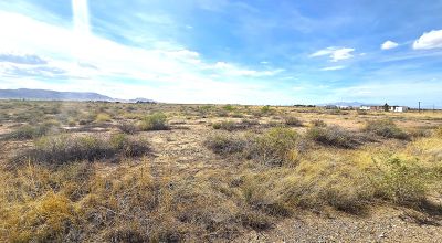 Scenic New Mexico Desert land - Paved road Frontage - Power at road