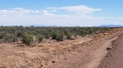 San Luis Valley Scenic Mountain Views - County Road Access