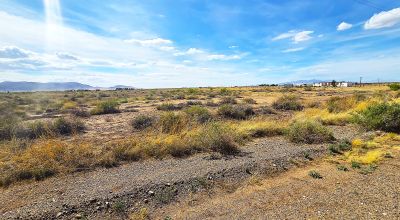 Scenic New Mexico Desert land - Paved road Frontage - Power at road