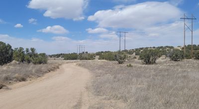 Surrounded by Santa Fe National Forest - Near Las Campanas and Golf Course - 8 Miles from Santa Fe